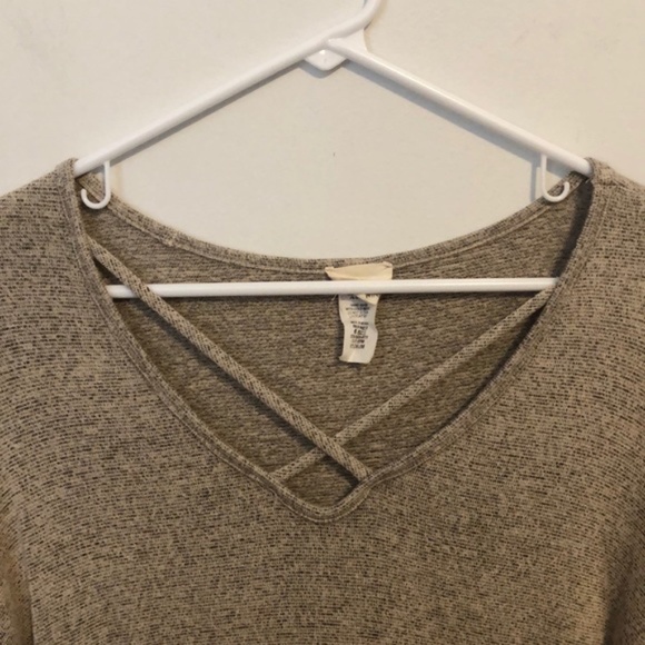 Caution to the Wind Ruffle Sleeve Blouse Size Medium - Picture 5 of 8